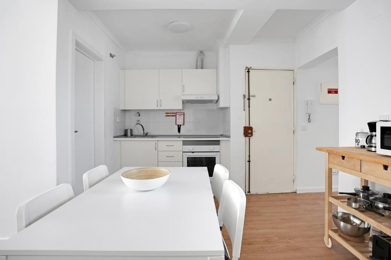 Sunny 2 Bedroom Apartment In Almada - Balconies With River View Exterior foto